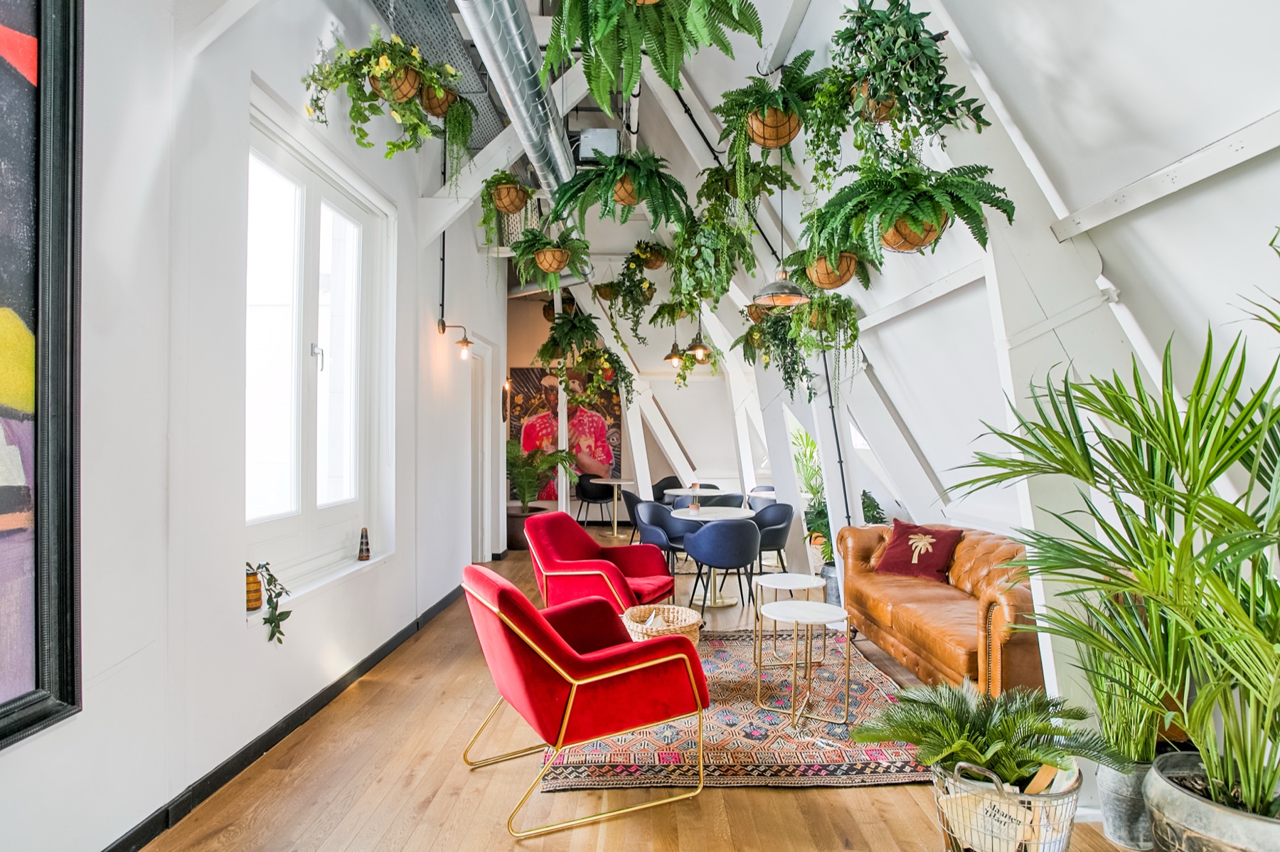Mindspace Dam lounge